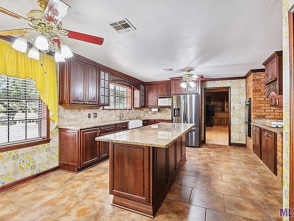 5th image of 951 Jacob Dr