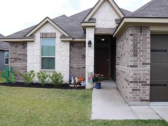 2nd image of 2126 Dumfries Dr
