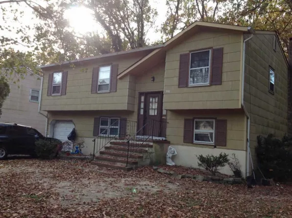 998 Hearthstone Dr, Lakewood, NJ 08701
