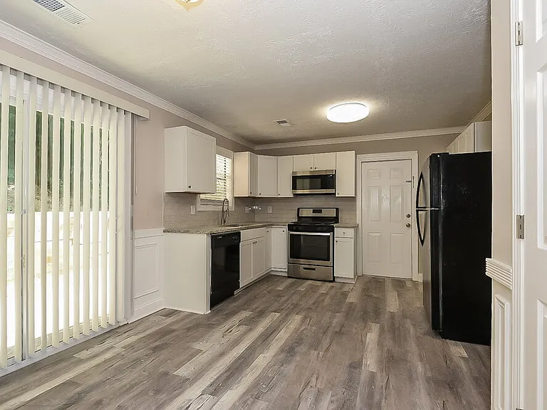 885 Trace Cir NE — Photo 10