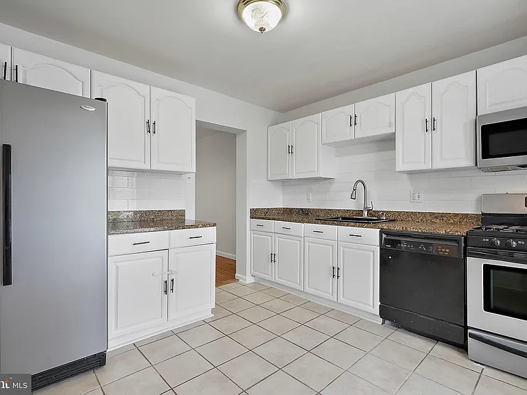 6351 Rockshire St — Photo 11