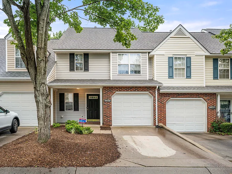 8653 Robinson Forest Dr — Photo 1