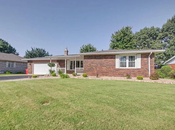 3820 Stonegate Rd, Quincy, IL 62305
