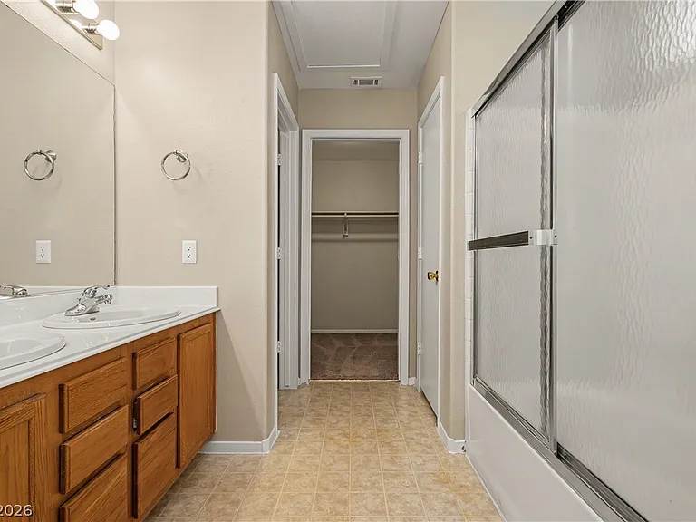 1208 Swanbrooke Dr — Photo 37