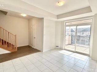 105 Air Dancer Cres, Oshawa, ON L1L 0K7