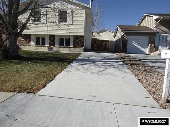 2nd image of 285 Aspen St