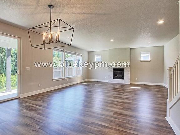 4th image of 6904 NE 72nd Way