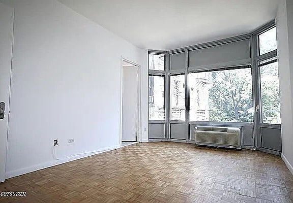 4th image of 200 E 32nd St APT 4E