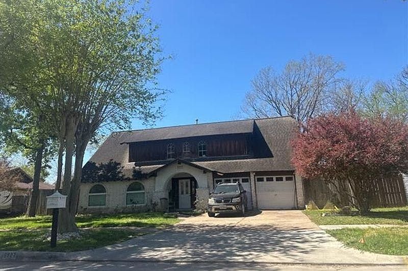 1st image of 6927 Wagonwheel Ln