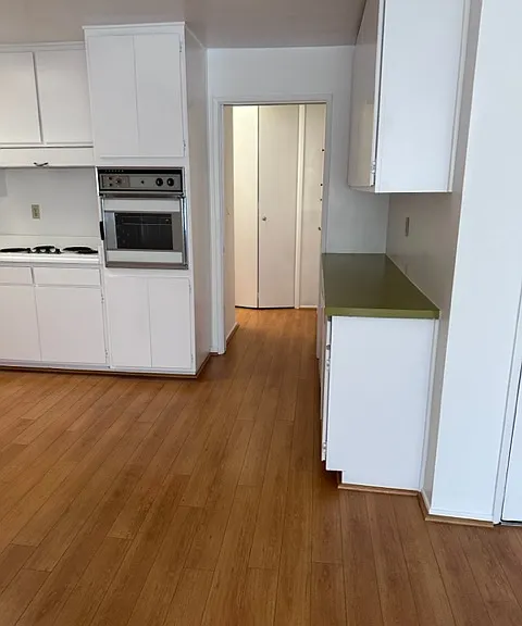 440 N Hayworth Ave #305 — Photo 4