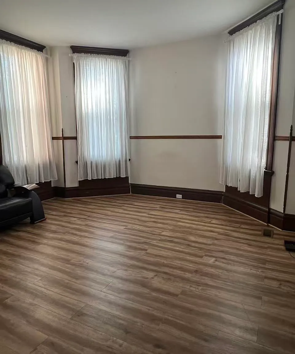 1 bed, $1,050 — Photo 1