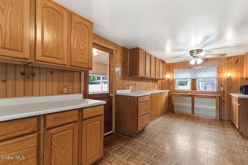 4th image of 39 Fern Avenue
