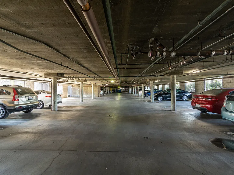 Emerald Ridge Apartments — Photo 22