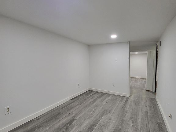 4th image of 2926 Genesee St Office 1