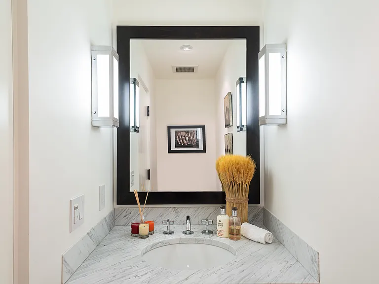 1811 Hillview Pl — Photo 37
