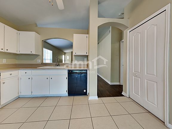 4th image of 10431 Blackmore Dr