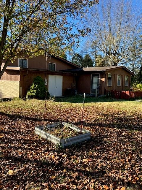 2nd image of 3904 N Lakeshore Dr