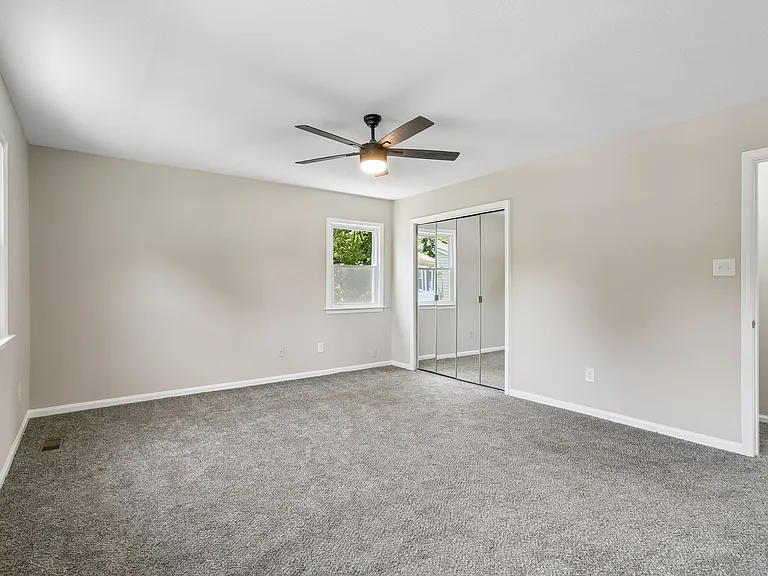 4 Delmont Ct — Photo 26