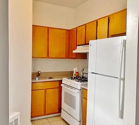 4th image of 98 Avenue C APT 6D