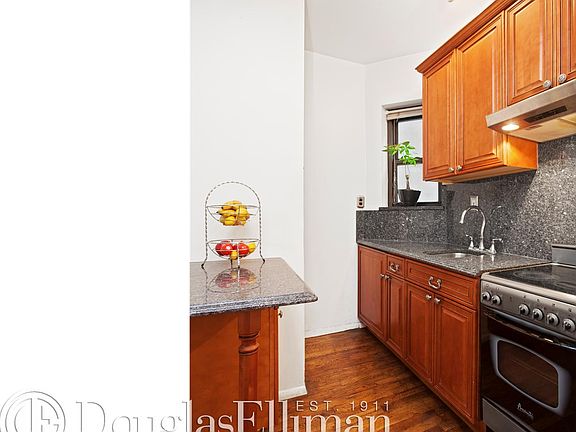 3rd image of 158 E 91st St #6K