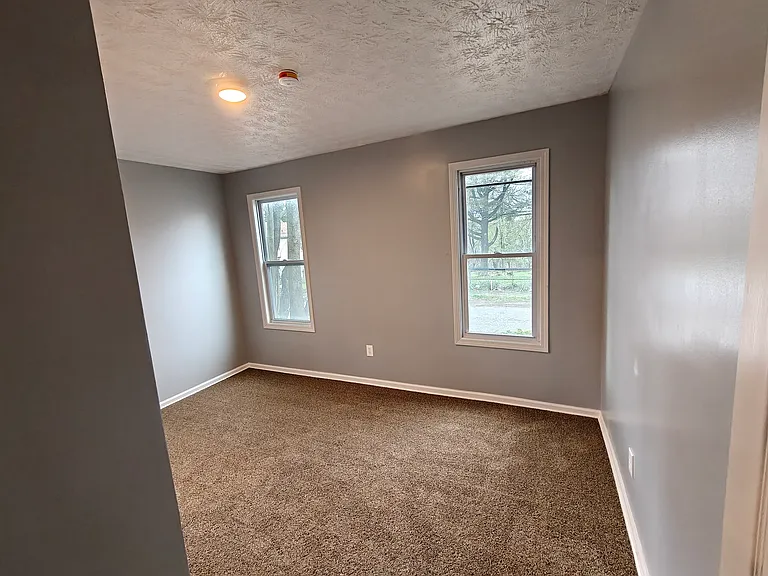 344 N Adams St — Photo 5