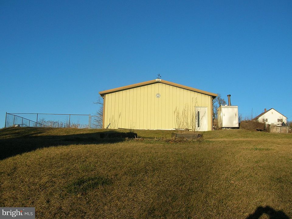 2nd image of 18897 Hill Rd