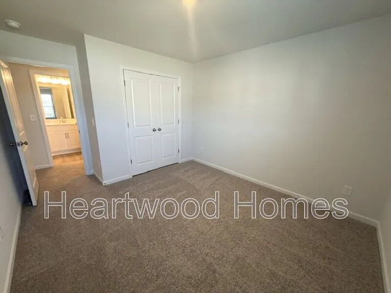 121 Bartlett Dr — Photo 30