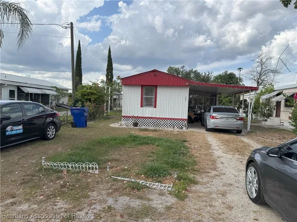 1983 E Claradge Ave, Avon Park, FL 33825