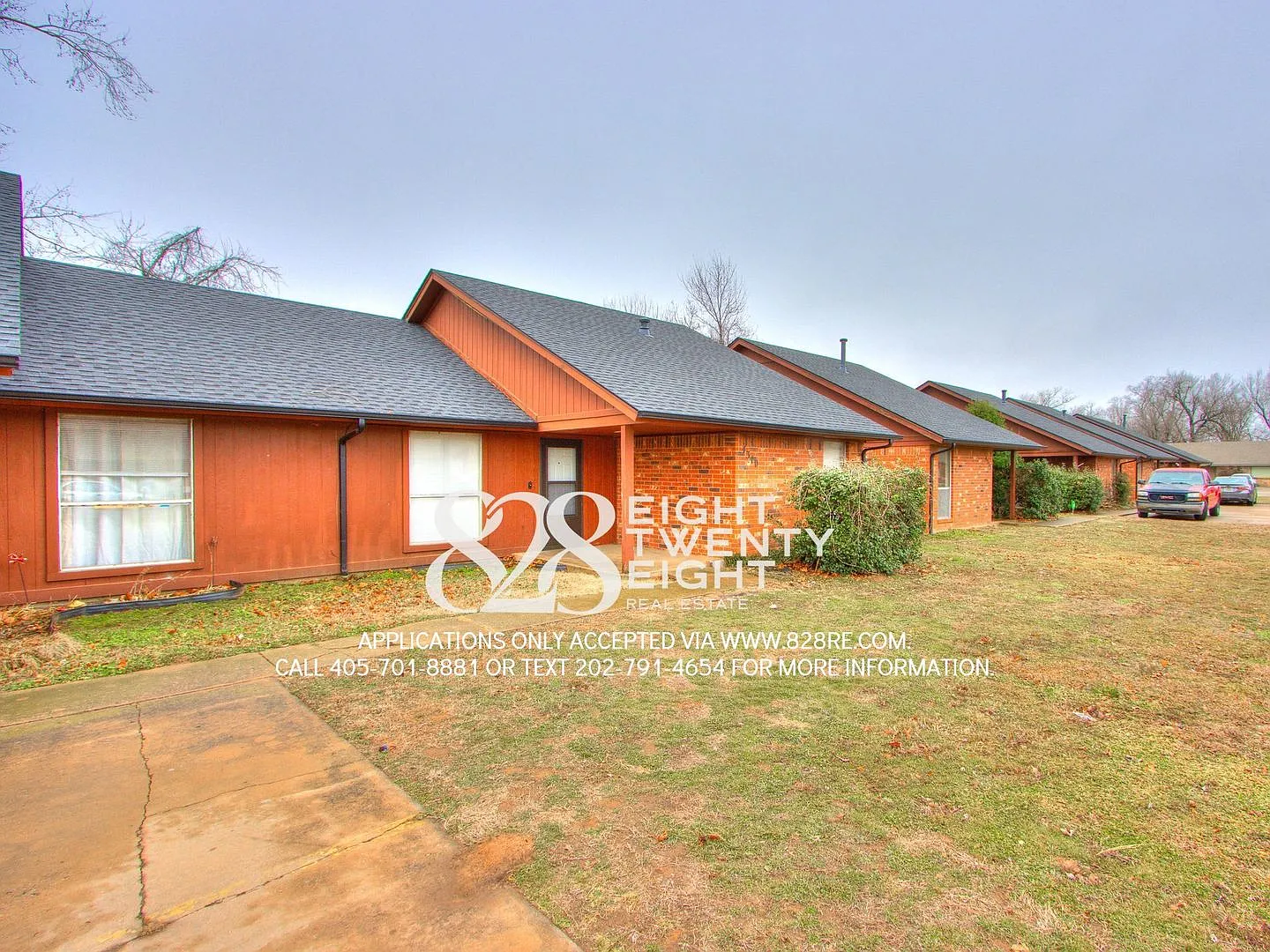 West Norman 2 Bed/1 Bath Duplex With Fenced Backyard! Available Now! — Photo 1