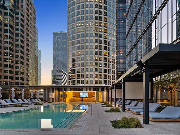 3rd image of 744 S Figueroa St #802
