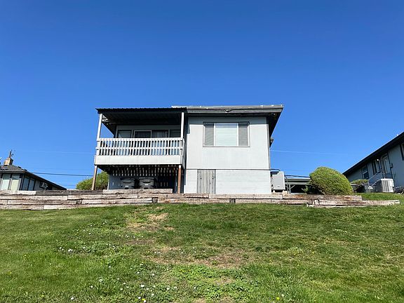 3rd image of 1041 W Lakeside Dr