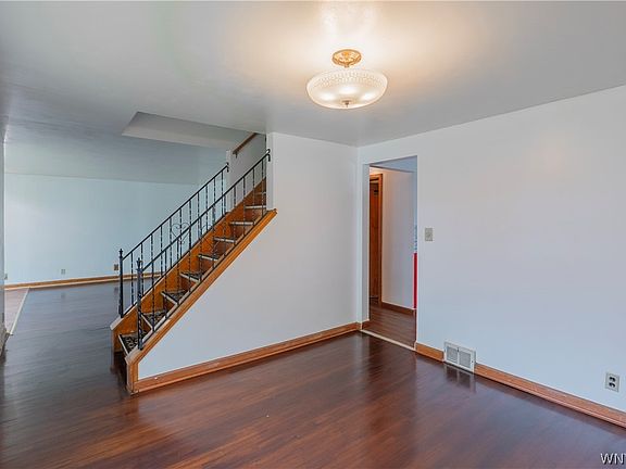 4th image of 223 Renwood Ave