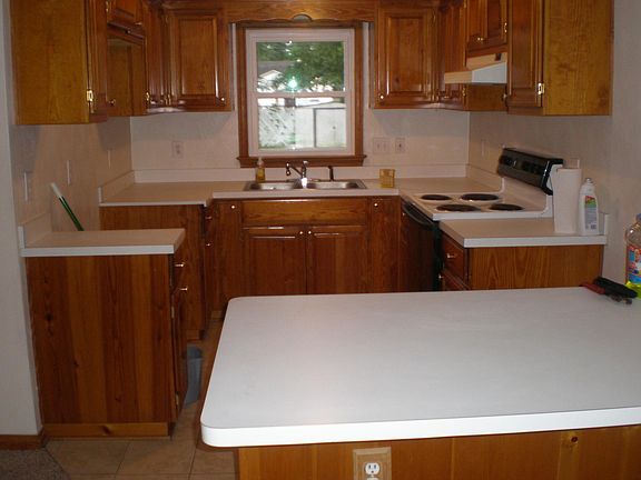 4th image of 133 Marion Dr #A
