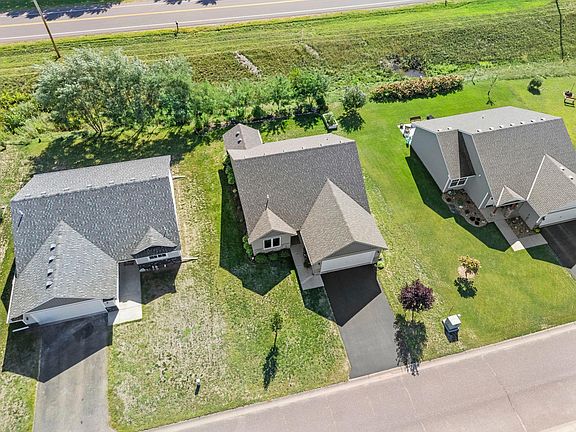 3rd image of 390 Ladd Ln