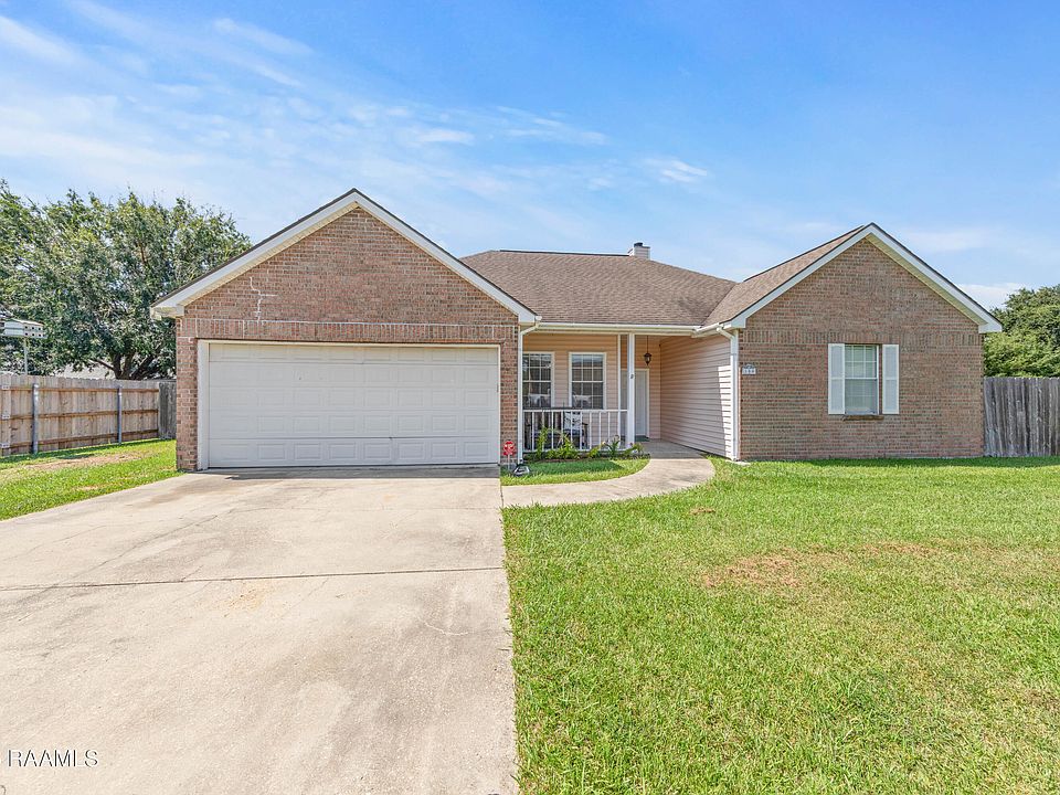 1st image of 100 Longleaf Dr