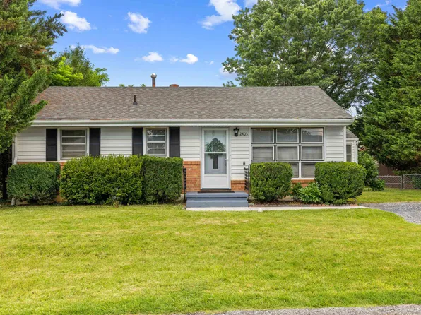 2403 Bare St, Staunton, VA 24401