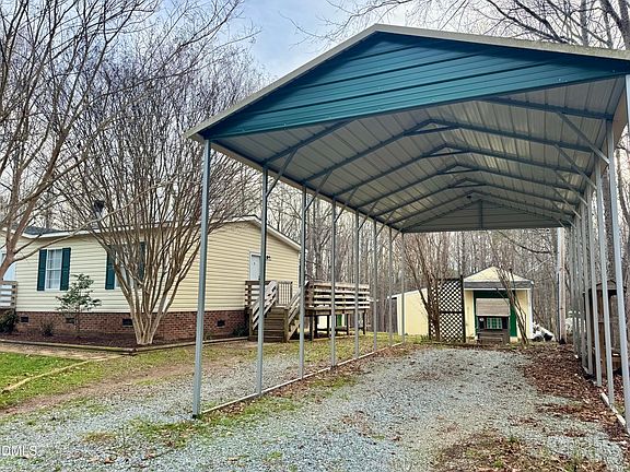 2nd image of 213 New Chestnut Dr