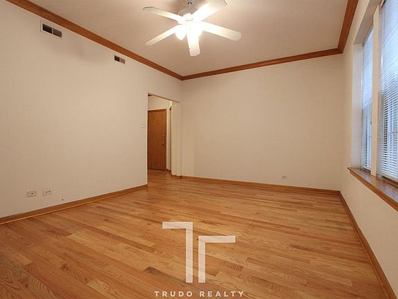 4th image of 1346 W Jarvis Ave #1356-2