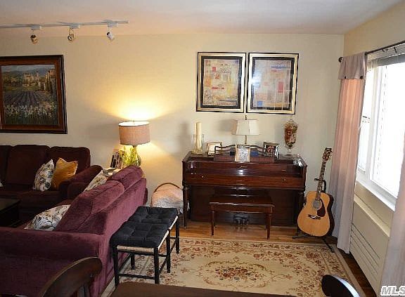 5th image of 20 Hill Park Ave APT 3B