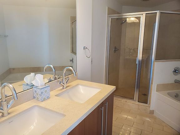 5th image of 1111 SW 1st Ave #1645