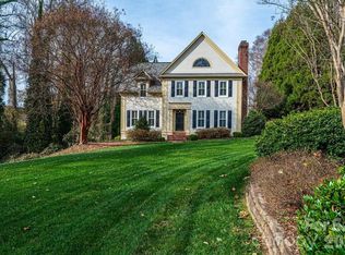 560 20th Avenue Ct NW, Hickory, NC 28601