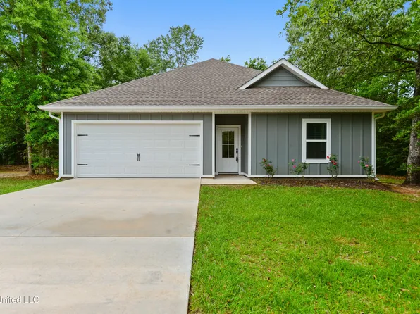 988 Puako Ct, Diamondhead, MS 39525