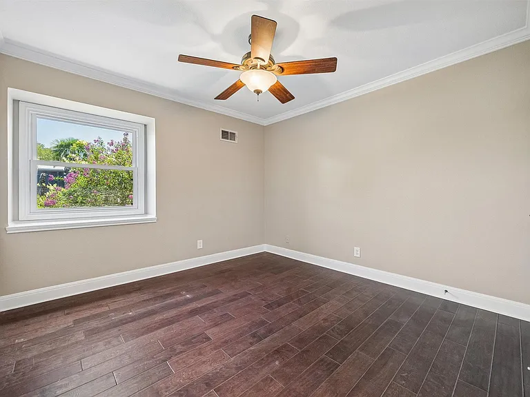 2500 Steck Ave #18 — Photo 16