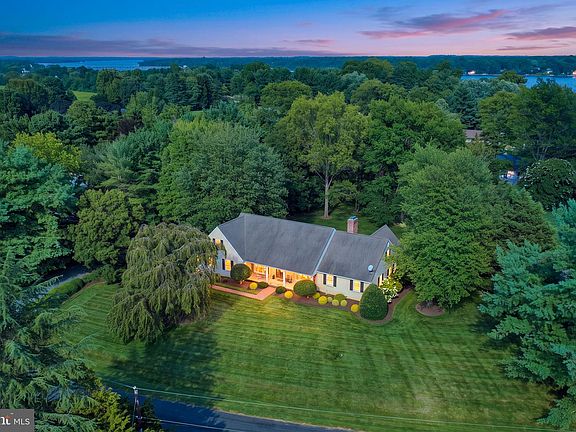 2nd image of 7903 Radcliffe Rd