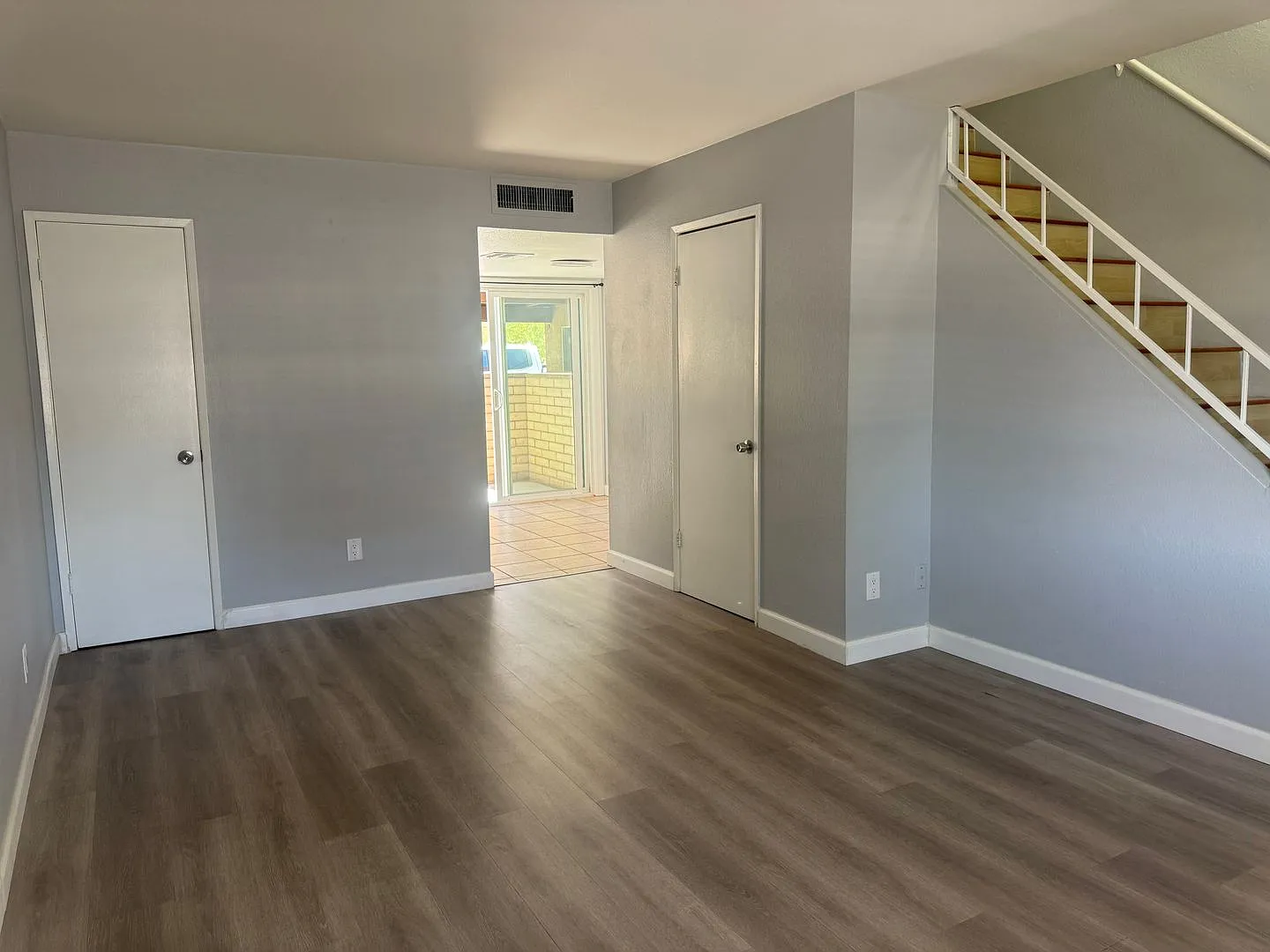 Move In Special First Month $1 2bd/1.5ba Two-Story Condo Bullhead City | $1,050/Month — Photo 1