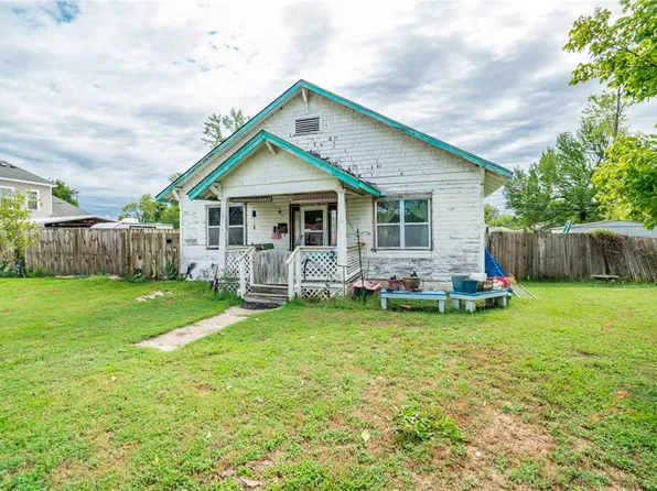 911 S Arkansas St, Rogers, AR 72756