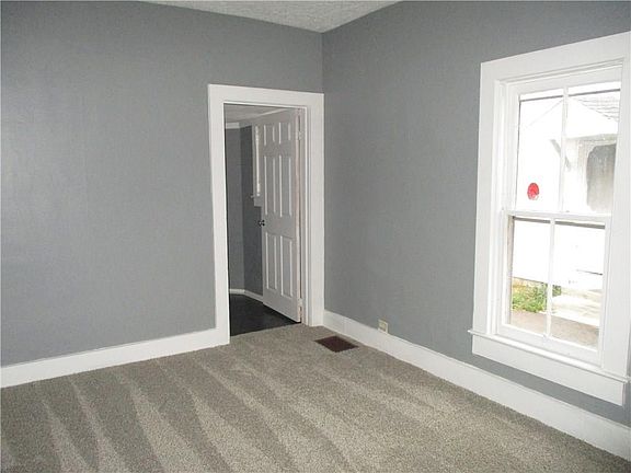 5th image of 1115 Vine St