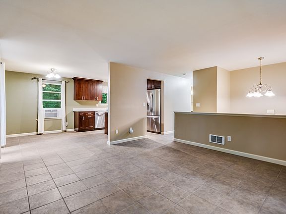 4th image of 42722 SE 168th Pl