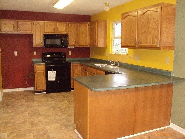 2nd image of 318 Creekside Dr