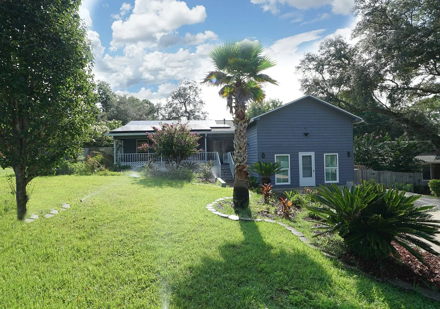 Pool Home with Solar Panels in Central Niceville — Photo 2